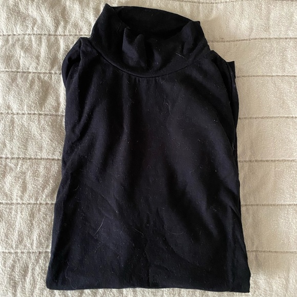 Lulus basic turtle neck tee - Picture 2 of 2
